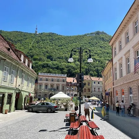 Your Home In Old Town Brasov Exterior photo