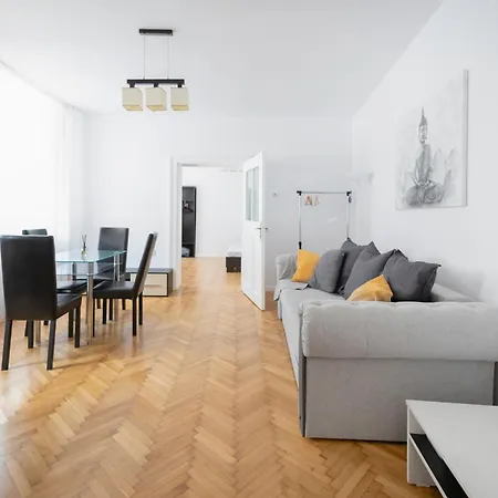 Your Home In Old Town Brasov Exterior photo